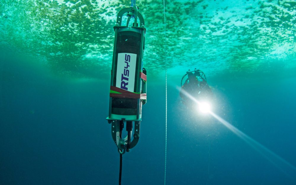 Underwater acoustic recorder in the north pole